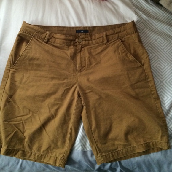 Two gap shorts bundle size 8 - Picture 1 of 4