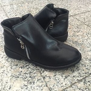 Size 6 black booties
