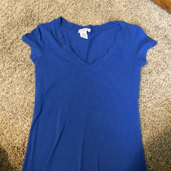 Deb blue v neck