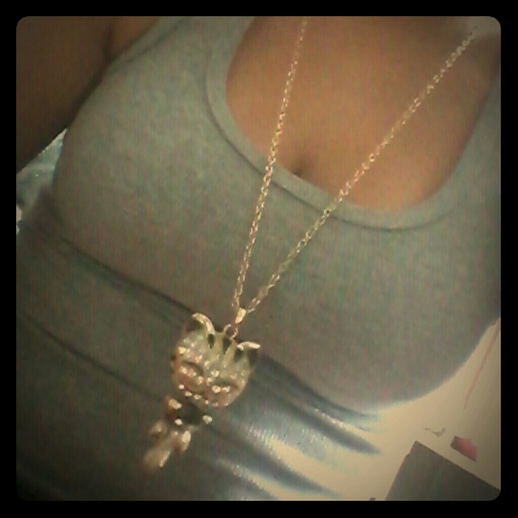 Super cute cat charm necklace
