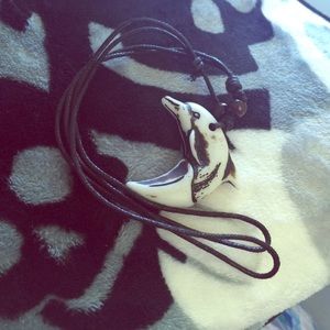 Neck lace
