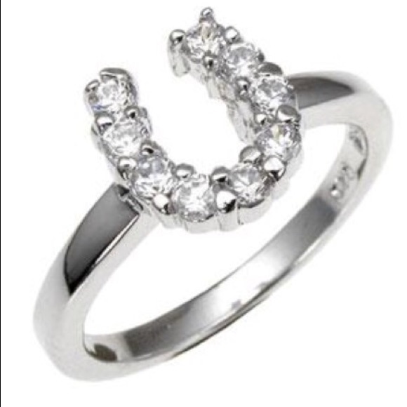 STERLING SILVER Fabulous and flirty horseshoe ring