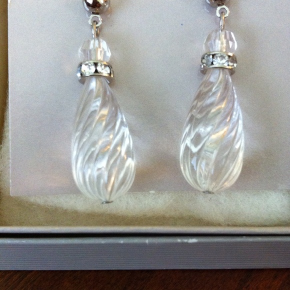New Crystal Dangling Earrings NWB