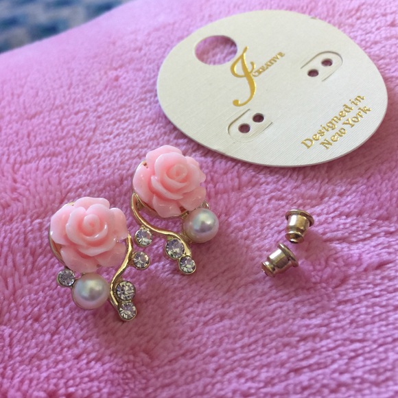 Earing - Picture 2 of 2