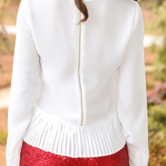 White blouse - Picture 3 of 4