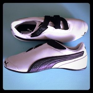 NEW Puma Soleil v2 sneakers size 7.5