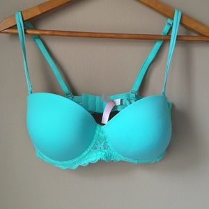 🆕 VS Pink Push Up Bra