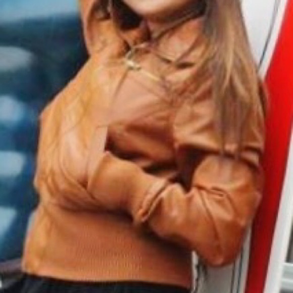 Like new I bought it at forever21 - Picture 3 of 3