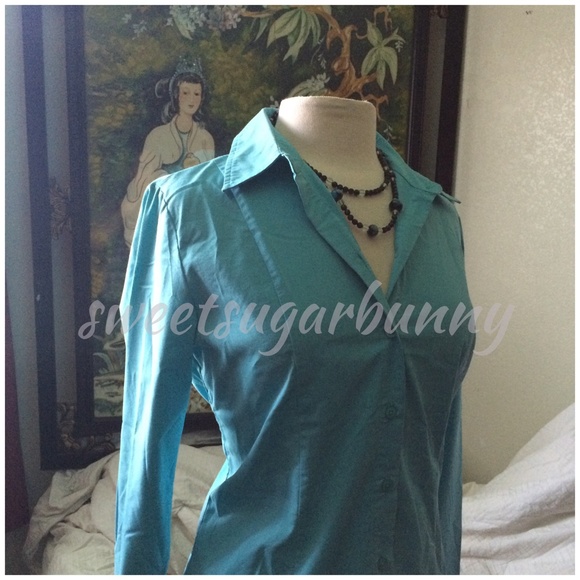 💠 Beautiful Blue Top - Picture 3 of 4