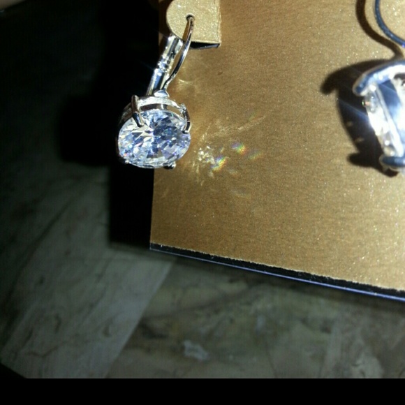 Diamond drop/dangle earrings - Picture 2 of 2
