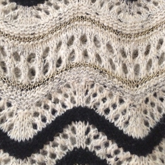 Oversized knit patterned fall sweater - Picture 3 of 3