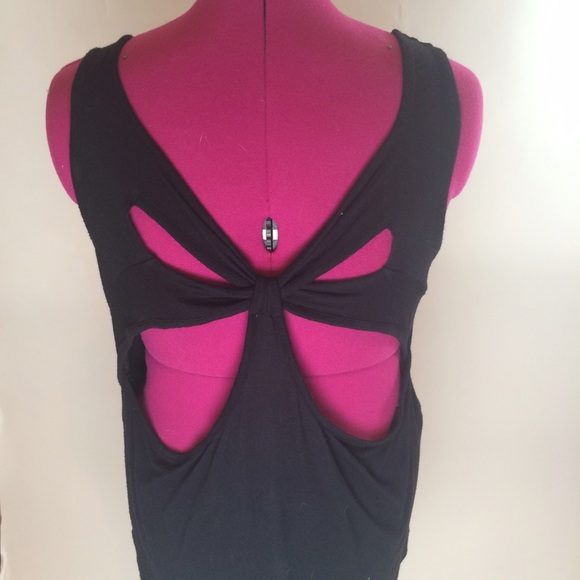 Tops - Cut out tank top