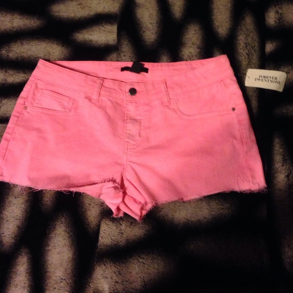 Shorts - Picture 1 of 2
