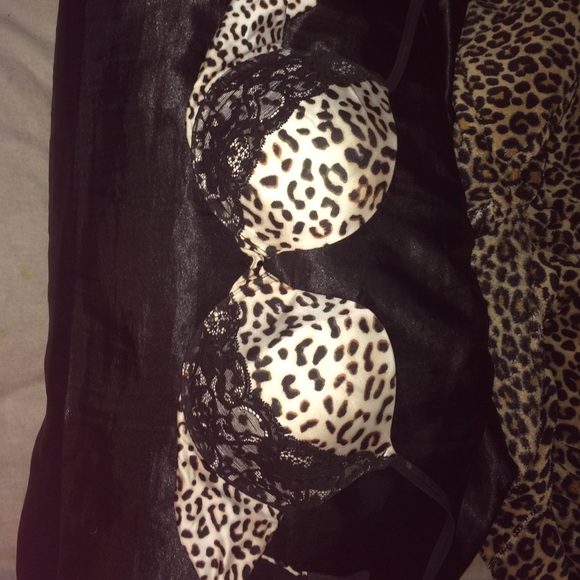 Victoria's Secret Leopard Print Push Up Bra - Picture 1 of 2