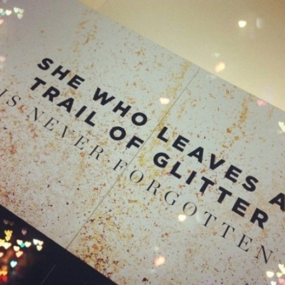 ~ 💗POSH MENTOR & STYLE ANALYST AT YOUR SERVICE 💗 - Picture 2 of 3