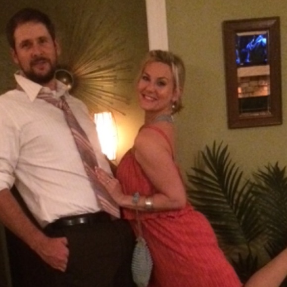 ~ 💗POSH MENTOR & STYLE ANALYST AT YOUR SERVICE 💗 - Picture 3 of 3