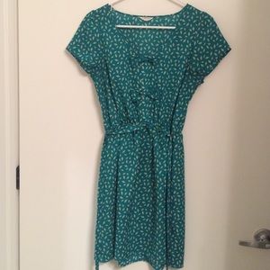Geometric diamond green dress