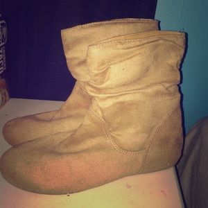 Short Tan Groovie Boots
