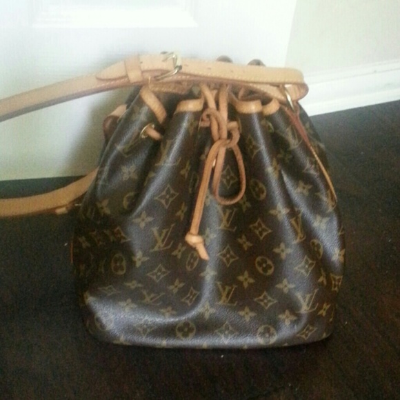 Authentic Louis Vuitton Petite Noe