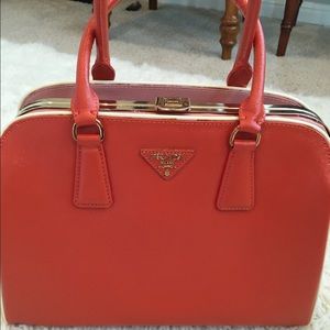 Gorgeous summer bag saffiano