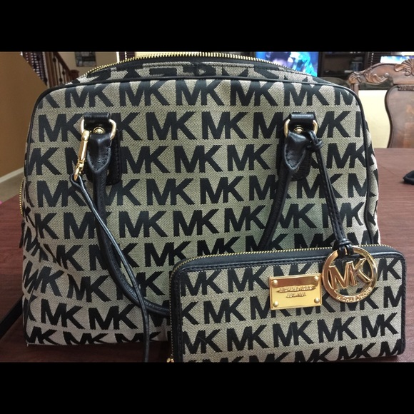 MK purse and wallet