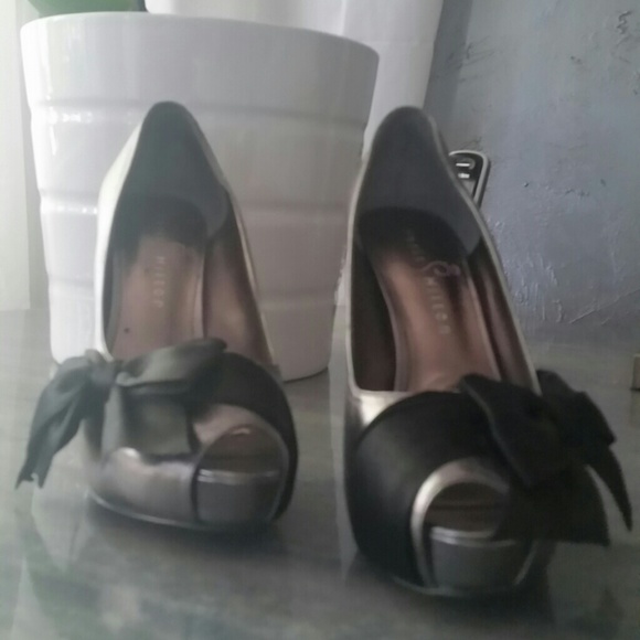 Paris Hilton Peep Toe 5 1/2