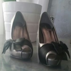 Paris Hilton Peep Toe 5 1/2