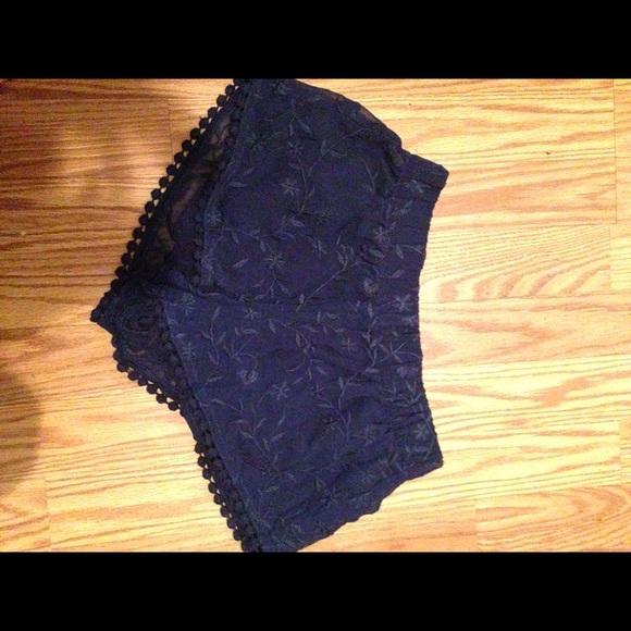 Lace navy shorts