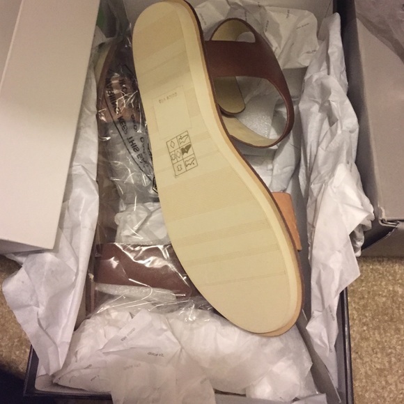 Dolce Vita Sandals - Picture 4 of 4