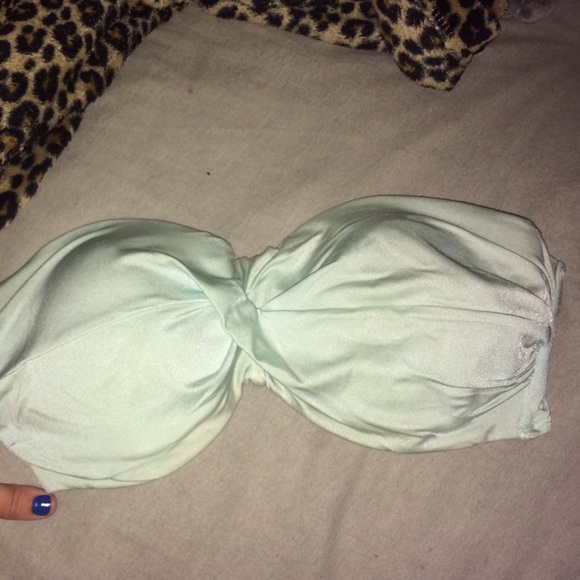 Strapless Victoria's Secret Push-up swimsuit - Picture 1 of 2