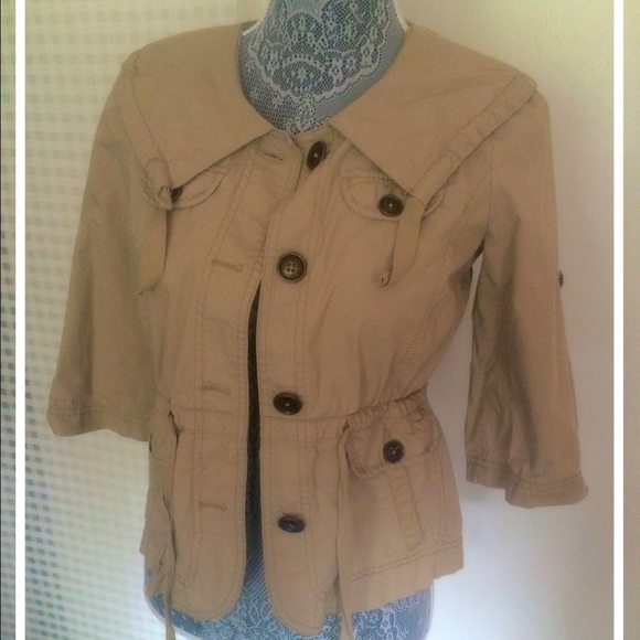 Cute trench Coat! ✌️🍂🌼🌾