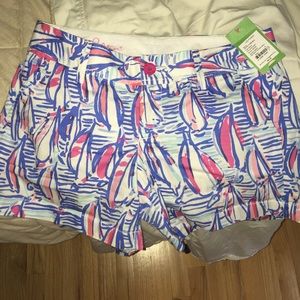 BRAND NEW LILLY SHORTS SIZE 4