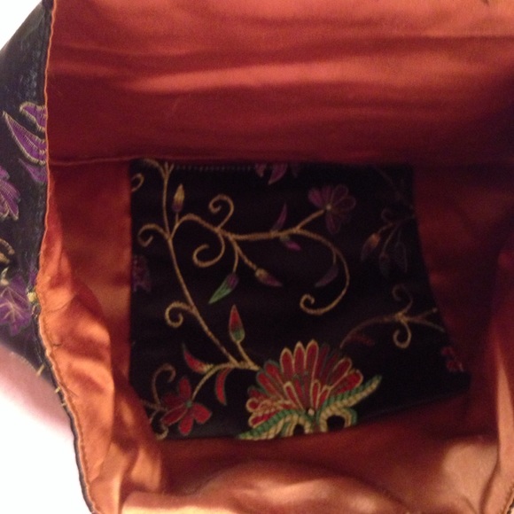 Handbag - Picture 2 of 3