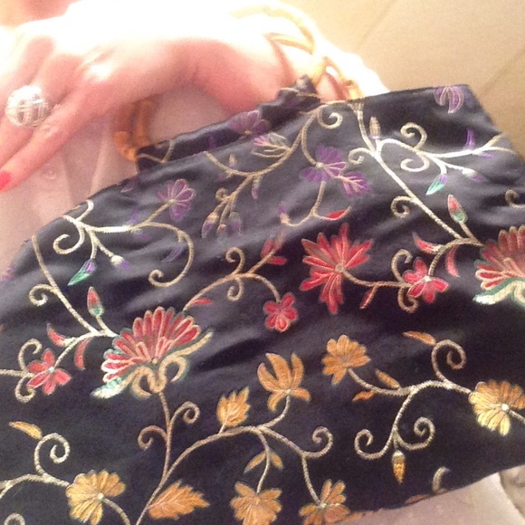 Handbag - Picture 3 of 3