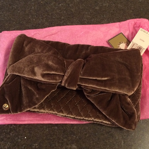 Juicy Couture Handbags - ♨️SALE❗️🎀NWT Juicy Couture Brown Velour Clutch 🎀