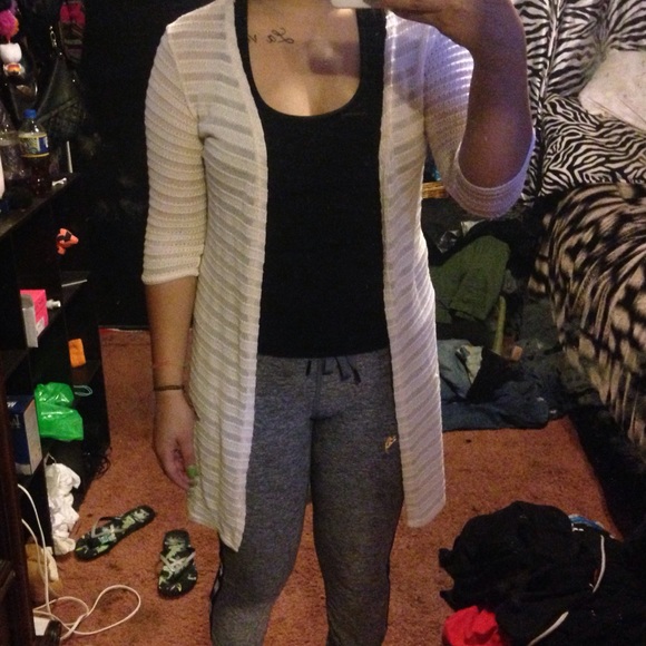Cardigan - Picture 2 of 3