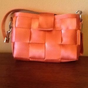 Harvey Seatbelt bag, small