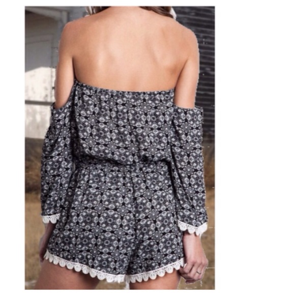 Black printed off the shoulder lace trim romper - Picture 2 of 2