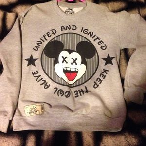 Crewneck sweater