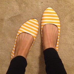 Adorable yellow-orange stripe flats!