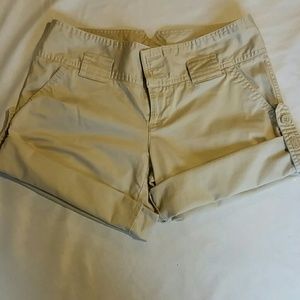 The Limited Khaki w/stretch shorts