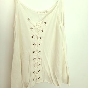 ✨SOLD✨White top with lace up front