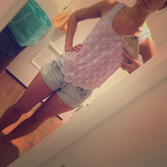 Scalloped pattern top