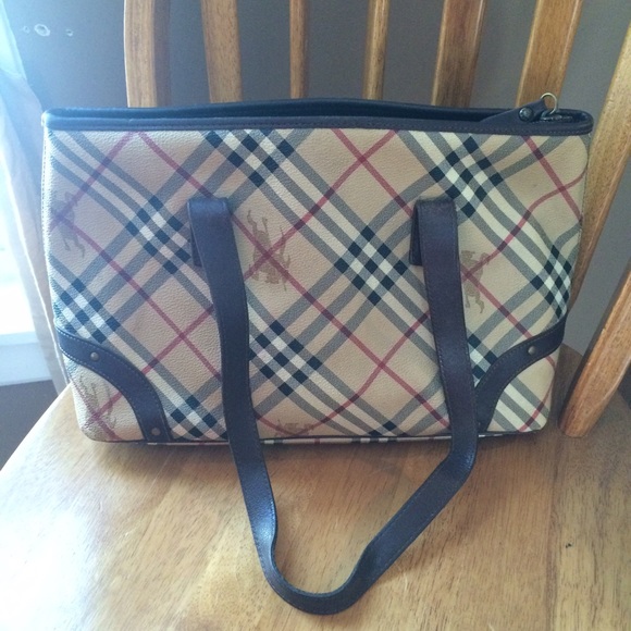 Authentic Burberry Handbag - Picture 4 of 4