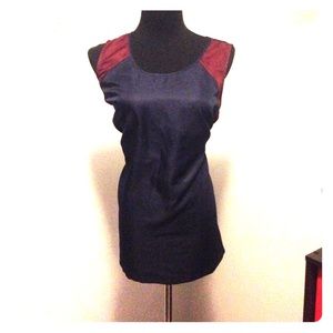 134. Sleeveless navy blue/maroon top