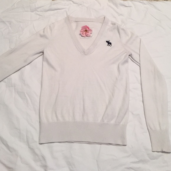 💥FLEXIBLE PRICING💥Abercrombie white sweater