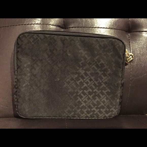 Tommy Hilfiger Accessories - Tommy Hilfiger iPad travel holder