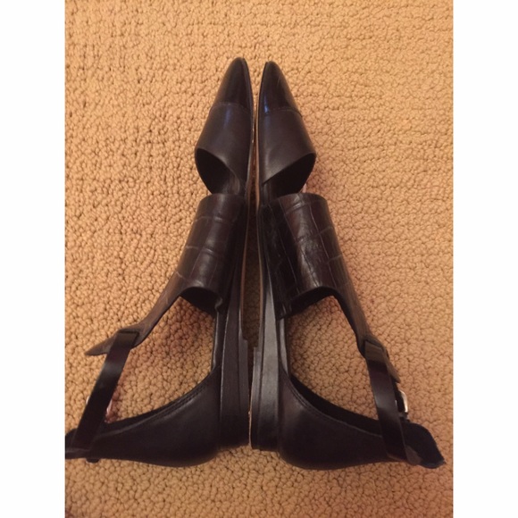 Gently used edgy flats - Picture 2 of 3