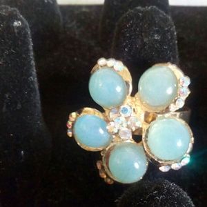 Super cute, dainty ring! (Vintage style)