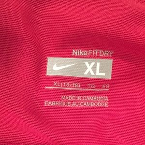 Nike Tops - Nike Fit Dry razor back athletic top in pinks Nike Tops - Nike Fit Dry razor back athletic top in pinks